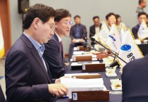 [경기티비종합뉴스]  용인특례시 이상일 시장, "경기도 시ㆍ군이 정치 현수막 난립  방지 노력 기울이자"…31개 시·군 동의 이끌어 내
