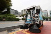 [용인특례시]  소형 전기노면청소차 도입 뒤 골목골목이 훤해졌다   -경기티비종합뉴스-