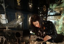 [경기문화재단]  인천국제공항공사와 공공예술 협력사업 작가의 방_김소산 《궁중잔치》 전시 선보여   -경기티비종합뉴스-