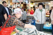 [경기티비종합뉴스]  이천시 김경희 시장, 전통시장 민생 현장 방문