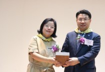 [경기티비종합뉴스]  한경국립대학교 이원희 총장, 여성단체 감사패 수상