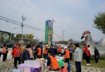 [경기티비종합뉴스] 설성면 주민자치회  “연꽃호수 10리 둘레길 그린플로깅 걷기대회”성황리에 마쳐