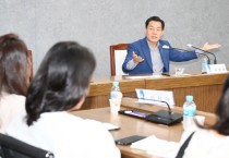 [수원특례시]  이재준 시장, “학부모들이 ‘학교 밖 선생님’ 돼 달라”   -경기티비종합뉴스-