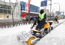 용인특례시, 겨울 제설평가 최우수… 보행로 제설기 ‘엄지척’   -경기티비종합뉴스-