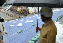 [경기티비종합뉴스] 경기도, 긴급 미국 출장 마치고 즉시 광명 붕괴 사고 현장 달려간 김동연 지사, “마지막 실종자 구조에 최선 다하고, 인근 초등학교는 정밀 진단” 지시