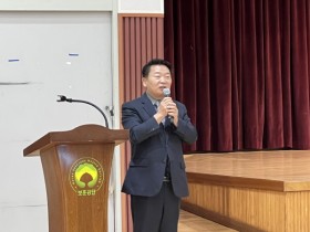 [경기티비종합뉴스] 경기도의회 농정해양위원회 방성환 위원장 ‘2025 치유의 마(馬)음길’ 개회식 참석