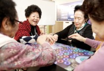 [경기티비종합뉴스] 경기도, 병원 하나 없던 초고령 마을에 AI 사랑방 운영 1년. 어르신 약 3천 명 방문. 웃음과 건강 찾아