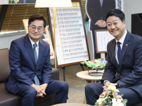 [경기티비종합뉴스] 김동연 경기지사, 업무 복귀 첫날 도의회 면담…추경 신속 처리 당부