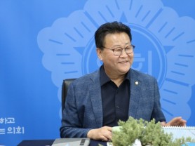 [경기티비종합뉴스] "특별 인터뷰" 오산시의회 김종욱 의장, 지역 언론인들과 차담회…“시민 체감형 의정 펼칠 것”