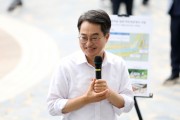 [경기티비종합뉴스] 경기도, 안양천 찾은 김동연, “국가정원 승격 위해 적극 노력” 약속