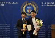 [경기티비종합뉴스] 김민철 경상원장, ‘존경받는 기업 기관 인물·소비자가 좋아하는 브랜드 대상’ 수상