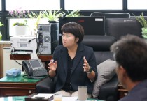 [경기티비종합뉴스] "특별 인터뷰" 반인숙 안성시의회 의장, 안성시기자협회와 차담회…“소통을 가장 중시, 시민과 함께 잘사는 안성 만들 것”