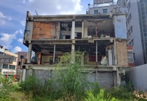 [경기티비종합뉴스] 평택시, 도심 미관은 뒷전…도로 확장 후 남겨진 ‘흉물’에 주민들 불만 고조