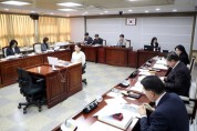[경기티비종합뉴스] 수원특례시의회 보건복지위원회, 이희승 위원장 조례안 등 안건심사