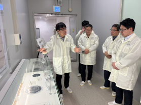 [경기티비종합뉴스] 경기도,  미래성장산업과 한국나노기술원 ‘양자팹’ 활용 정책 논의…양자산업 중심지 도약