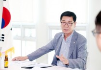 [경기티비종합뉴스] 유재광 수원특례시의회 부의장, 취임 후 첫 공식 간담회… 청사 환경관리원과 소통하며 근무환경 개선 약속
