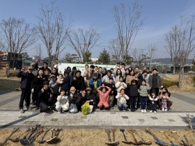[경기티비종합뉴스] 안성시시설관리공단 이정찬 이사장, 서안성체육센터,  시민 참여형 탄소중립 ‘내 나무 심기’ 행사 개최