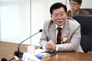 [경기티비종합뉴스] 경기도의회 건설교통위원회 허원 위원장, 경기도 광역이동지원센터 콜센터 ‘KS 서비스 인증’ 현판식 참석