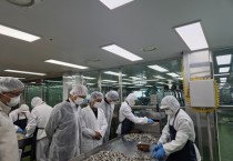 [경기티비종합뉴스] 경기도농수산진흥원 최창수 원장, 학교급식 수산물 공급업체 현장점검 결과, 위생·품질 양호