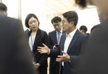 [경기티비종합뉴스] 경기도 대변인 브리핑 김동연의 AI드라이브, 판교와 상하이를 잇다