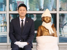[경기티비종합뉴스] 경기도의회 김진경 의장, 평화의 소녀상 건립 7주년 추모식...올바른 역사 인식 확립되도록 최선 다할 것