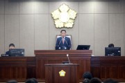 [경기티비종합뉴스] 수원특례시의회, 제396회 임시회 개회… 이재식 의장 “새 청사와 함께 지속가능한 의정의 새 장 열 것”