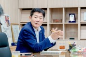 [경기티비종합뉴스] 오산시 조용호 시장, 5300번 친환경 2층 전기 저상버스 4대 도입