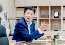 [경기티비종합뉴스] 오산시 조용호 시장, 5300번 친환경 2층 전기 저상버스 4대 도입