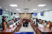 [경기티비종합뉴스]경기도의회 의회운영위원회 장한별 위원장, 추경·조례심사 및 의회사무처 업무보고 실시
