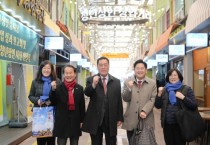 [경기티비종합뉴스] 안성시의회 안정열의장, 설 명절 전통시장 장보기로 지역 상권에 활력 더해