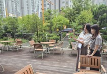 [경기티비종합뉴스] 금가현 수원시의원, 광교노인복지관 현장 점검…  보행환경 개선 및 목재데크 보수 예산 확보 나서