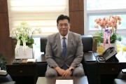 [경기티비종합뉴스] "특별 인터뷰" 화성특례시의회 이계철 의장, 지역 언론인과의 소통 및 차담회 열어… "시민 신뢰받는 의회 만들겠다"