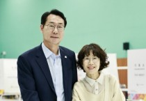 [경기티비종합뉴스] 정명근 화성특례시장, 사전투표 첫날 소중한 한 표 행사