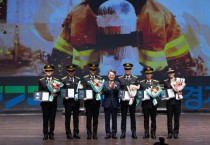 [경기티비종합뉴스] 경기소방, 신임 소방공무원 316명 임용 김동연 “소방대원은 영웅. 도민의 삶 다시 일으켜 세우는 역할 해달라”