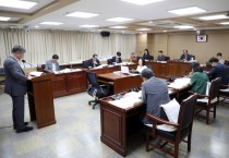 [경기티비종합뉴스] 수원특례시의회 도시미래위원회 이찬용 위원장, 조례안 등 안건심사