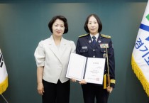 [경기티비종합뉴스] 경기도소방 34년 역사상 최초 서장급 여성공무원 승진 추미애 “경기소방의 새로운 역사가 후배들에게 희망의 이정표 되길”