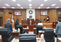 [경기티비종합뉴스] 여주시의회 박두형의장 , 의원발의 조례 6건 포함 43건 안건 상정  시민 참여 확대 위해 일일 명예의장 본회의 참관
