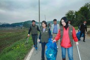 [경기티비종합뉴스] 화성시의회 경제환경위원회,  기업체와 함께하는 하천 정화활동 펼쳐