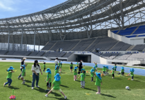 [경기티비종합뉴스] 용인도시공사 신경철 사장,  용인미르스타디움, 영·유아 대상  천연잔디 무료체험 성료