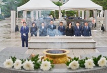 [경기티비종합뉴스] "특집" 경기도의회 국민의힘 백현종 대표의원, 광복 80주년 맞아 현충탑 참배…“도민·민생 위한 길 꿋꿋이 열어갈 것”