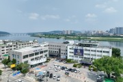 [경기티비종합뉴스] 이충우 여주시장, “절차 따라 적법하게 추진” 4대강 기념비 모금·수목 이식 의혹에 공식 입장