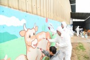 [경기티비종합뉴스] 경기농협 엄범식 본부장, 축산환경·소독의 날 캠페인 실시
