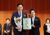 [경기티비종합뉴스] 경기도의회 더불어민주당 총괄수석부대표 이용욱 의원, 다산의정대상 영예 “체감할 수 있는 변화, 현장에서 답 찾겠다”