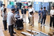 [경기티비종합뉴스] 경기도의회 교육행정위원회 이애형 위원장, 학교 체육관 무대 장애인 접근 편의시설 현장 점검