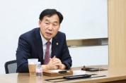 [경기티비종합뉴스] 윤종영 경기도의회 국민의힘 정책위원장, 몽골 광역의원 및 몽골인한국유학졸업생협회와 ‘실내 스마트 온실’ 기술 정책 간담회 개최