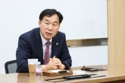 [경기티비종합뉴스] 윤종영 경기도의회 국민의힘 정책위원장, 몽골 광역의원 및 몽골인한국유학졸업생협회와 ‘실내 스마트 온실’ 기술 정책 간담회 개최