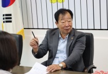 [경기티비종합뉴스] 경기도의회 임상오 위원장, “따뜻한 손길, 김장으로 전하다”… 자원봉사 지원사업 확대 논의