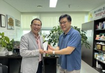 [경기티비종합뉴스] 경기도의회 농정해양위원회 이오수 의원, 힐스테이트광교중앙역퍼스트 입주민들로부터 감사패 수여